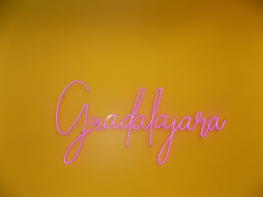 Akrilna LED lučka z graviranim imenom